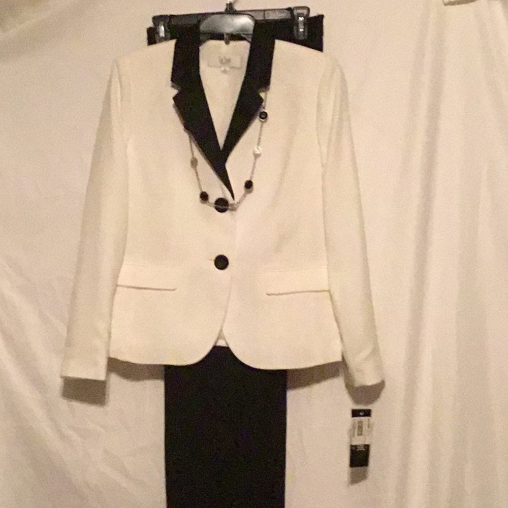LE. SUIT BORDEAUX VANILLA ICE BLK 2PC SUIT SZ8P